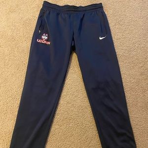 Nike ELITE UConn sweatpants.